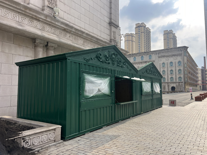 哈爾濱藥六景區(qū)內(nèi)，泡沫造型，噴漆上色(圖4)